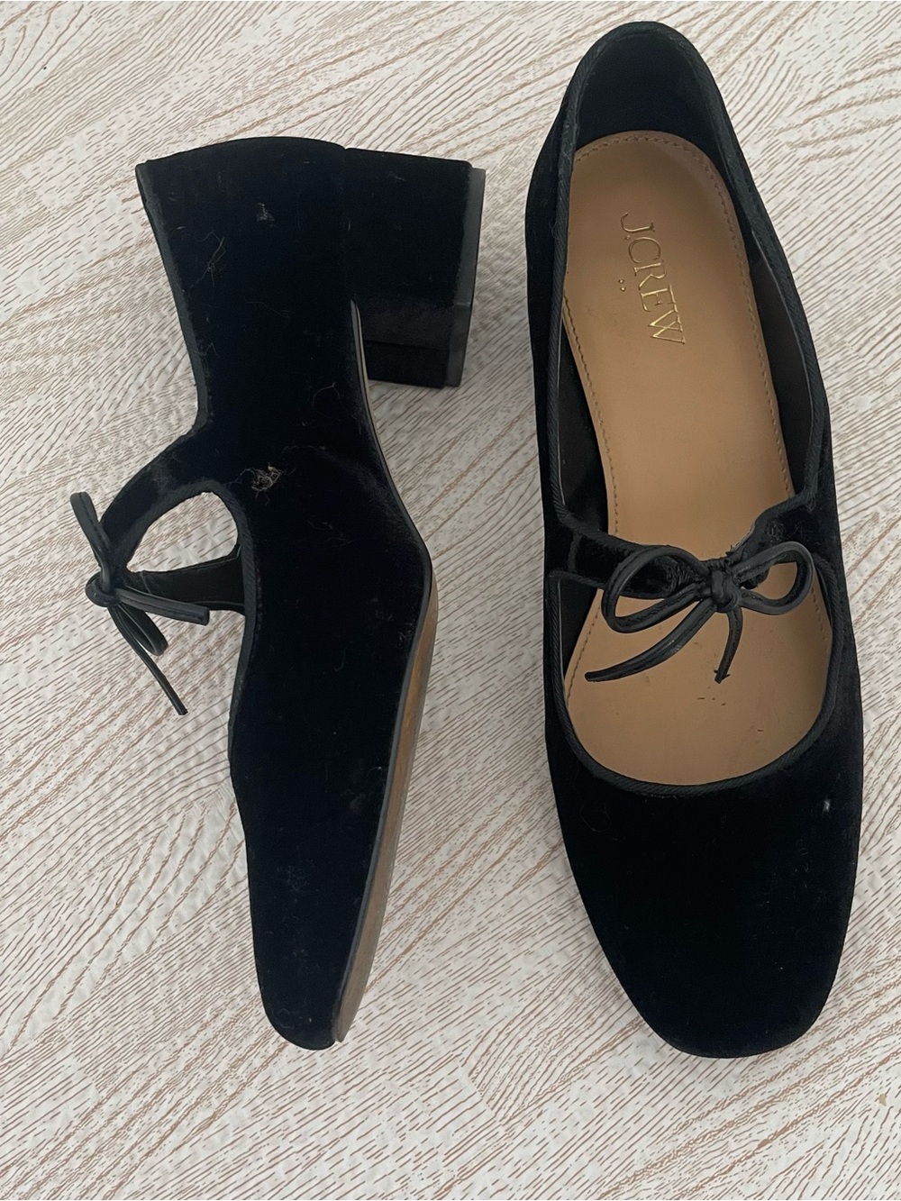 J.Crew Velvet Bow Tie Heeled Mary Janes in Black, Size 7 - Picture 2 of 3